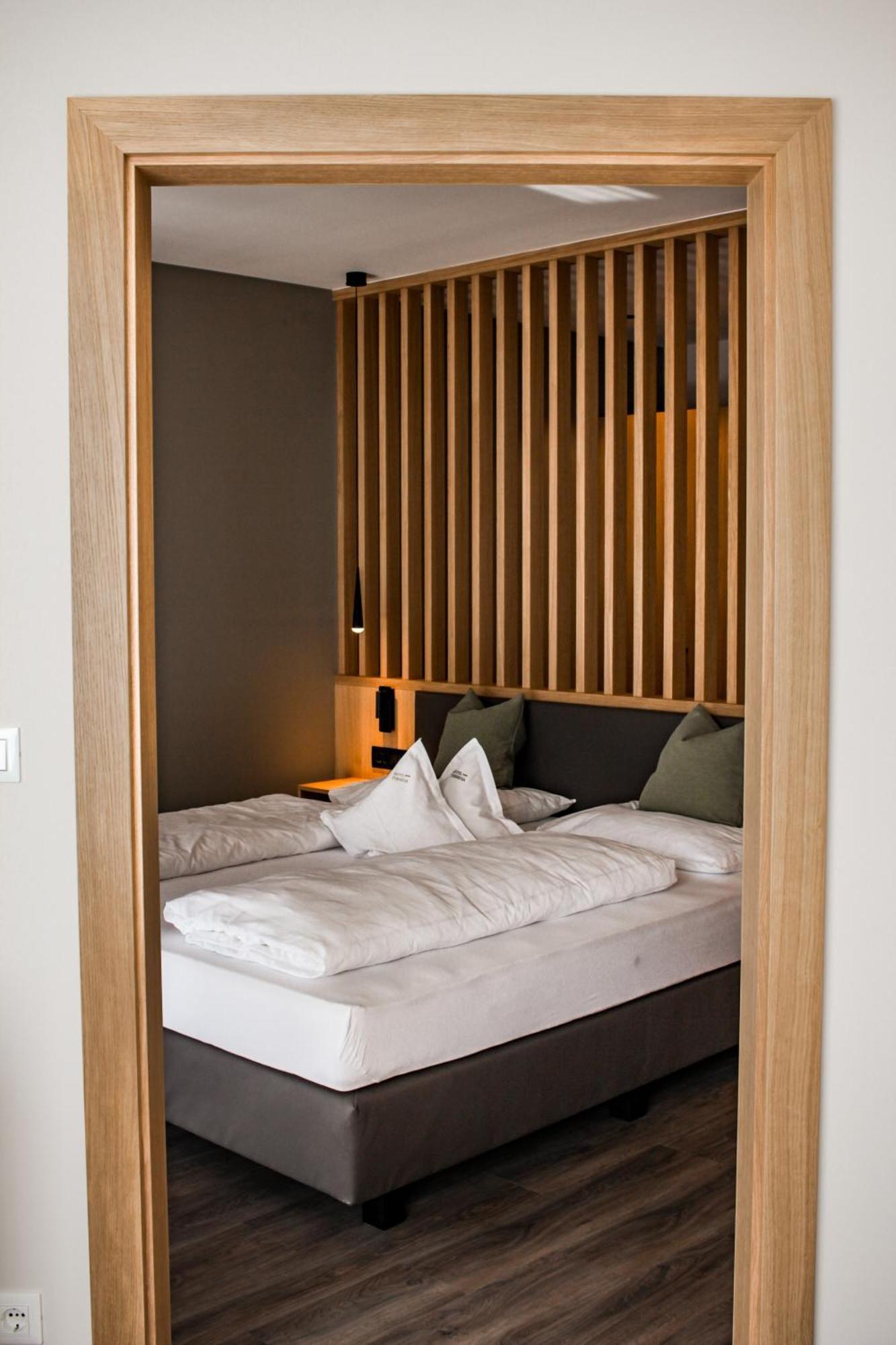 Hotel Theresia ซานเลโอนาร์โด อิน ปาซีเรีย ภายนอก รูปภาพ