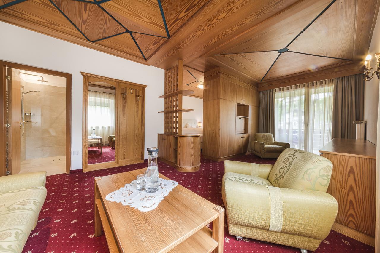 Hotel Theresia ซานเลโอนาร์โด อิน ปาซีเรีย ภายนอก รูปภาพ